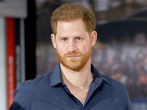 Im verhältnis zum vater soll es höhen und tiefen gegeben haben. Prinz Harry: Darum sieht er so verändert aus