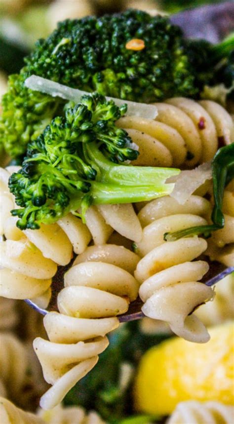 20 Minute Lemon Broccoli Pasta Skillet ~ Super Easy The Veggies Keep