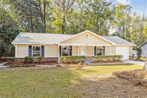 2780 Faringdon Dr Tallahassee, FL 32303 in Huntington Woods