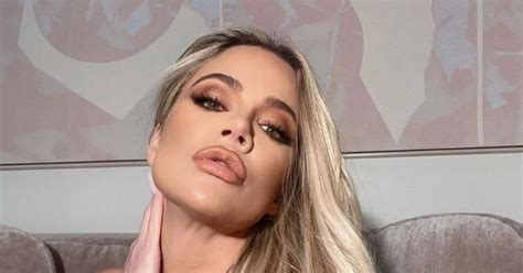 Khloe Kardashian Goes Topless As She Shows Off Toned Physique In Eye Popping Display TrendRadars