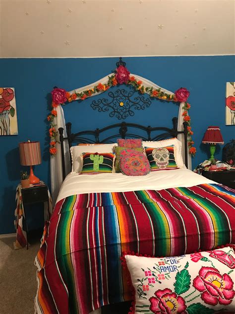 Just as home decor brings your personality to your house, garage decor gives a welcoming feeling for others to come explore your space. Mexico theme bedroom | Mexican bedroom decor, Mexican home ...