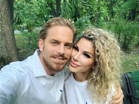 Nu am starea necesară, însă mă bucur că sunt atâtea mămici care mă încurajează, mă susţin. PRO TV - Alina Laufer a născut, iar anunțul a fost făcut ...