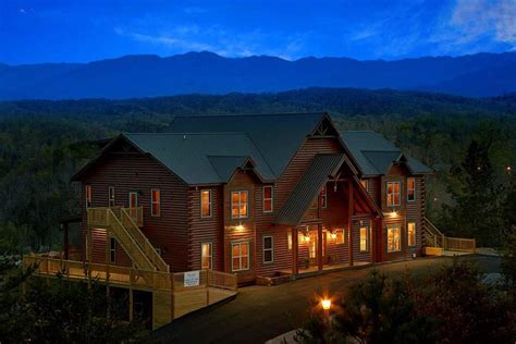 If you enjoy spending time on the water stay in one of our cabins in the smoky mountains for close proximity to hiking and horseback riding in what the cherokee refer to as land of the blue mist. Family-Friendly Things to Do in Pigeon Forge and the Smoky ...
