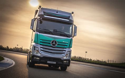 Download Wallpapers 4k Mercedes Benz Actros Silverstar Edition Road
