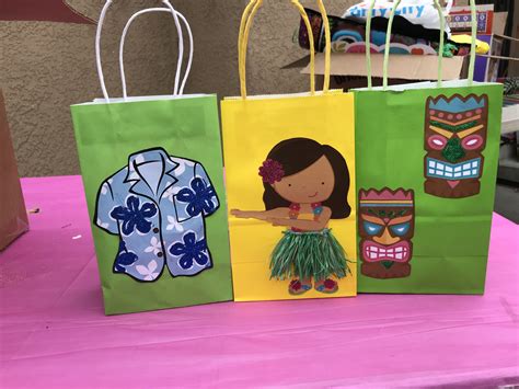 See more ideas about goodie bags, party favors for adults, party favors. Goodie Bags for Luau (With images) | Birthday party goodie ...