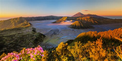 Mbok yem mengaku memang sudah berniat mencari nafkah di gunung lawu meski bukan hal yang mudah untuk tinggal di bagi para pendaki, pecel masakan mbok yem adalah menu paling favorit dan fenomenal. Zenfolio | YUDY IMAGES | Travel East Java & Bali Indonesia Part I