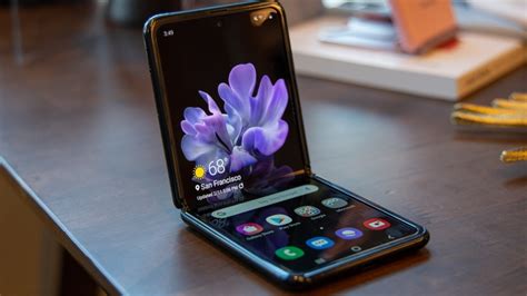 Samsung's first flip is still incredible. Galaxy Z Flip: Samsung füllt Lagerbestände kurz vor Release