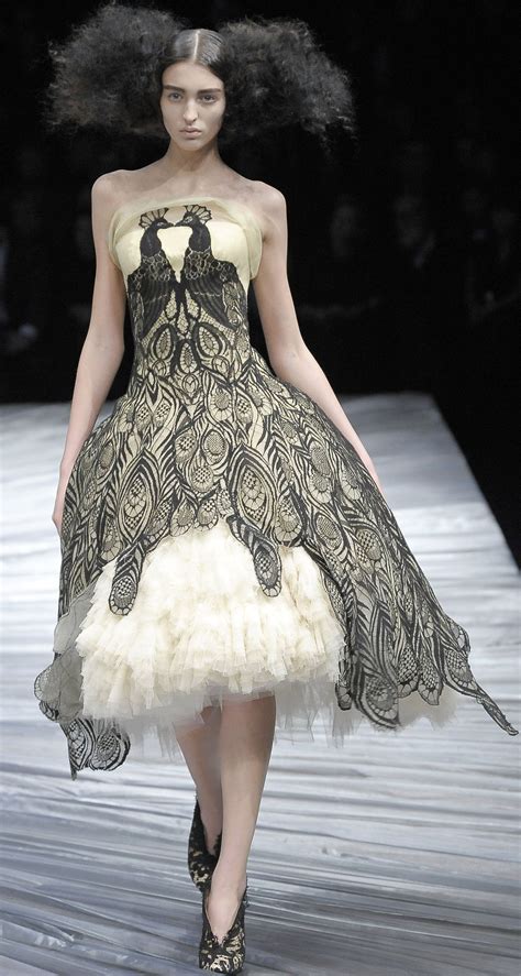 2008 Alexander Mcqueen Fall Moda Británica Moda Vestidos De Fantasía