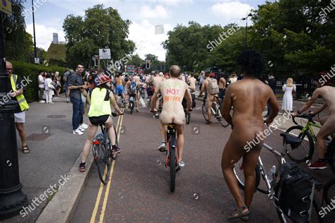 Naked Cyclists Take Part World Naked Bike Redaktionelles Stockfoto