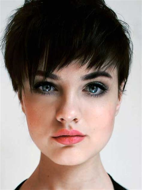 Well, the woman who did it did a. 30 Best Short Hairstyles for Round Faces | Short ...