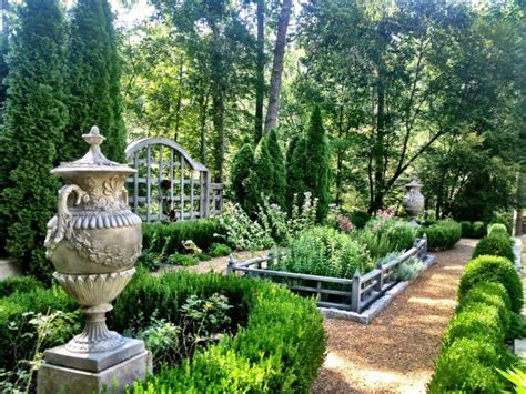 Although the plants in the photo are not herbs, you can easily imagine how cute it would be if they were! Beautiful and Functional Garden Design