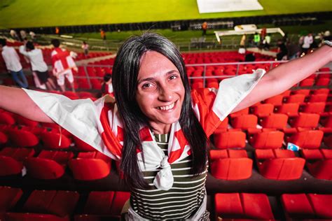 Tiflis, Georgia - - 20 .. Juni, 2024 - - georgisch Frau Fußball