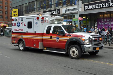 Fdny Ambulance 403 Fdny Fire Department New York 403 Ambul Flickr