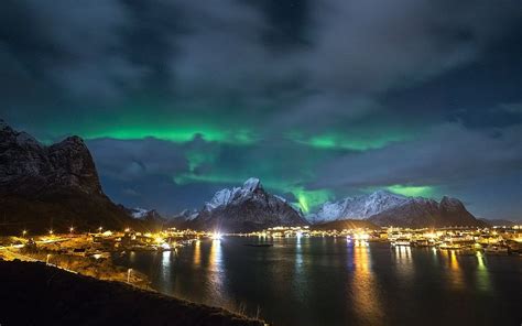 Noche Islas Lofoten Noruega Cielo Nocturno De La Ciudad