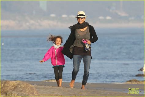 Halle Berry Nahla Beach Strolling Duo Photo 2772479 Celebrity