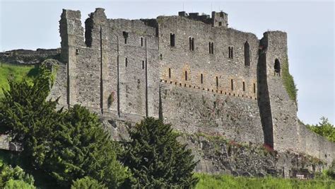 According to legend, the castle is built over a cave where king arthur and his knights are sleeping in their tombs. Richmond Castle in Richmond, North Stock Footage Video ...