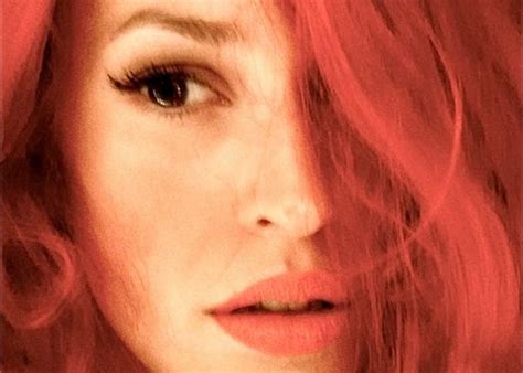 Δείτε την με αγορέ ξανθό μαλλί σε ηλικία 20 ετών. Η Σίσσυ Χρηστίδου θέλει να αλλάξει χρώμα μαλλιών! Έλα να ...