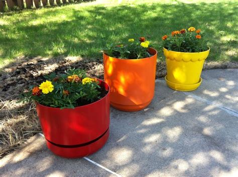 See more ideas about plastic pots, flower pots, clay pots. how to paint plastic flower pots - Google Search ...