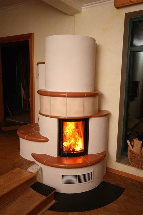 Die nordpeis kaminanlage denver ist ein klassischer kamin im modernen design. Kachelofen Grundofen Ofenbank Kellers Kaminhof Havighorst