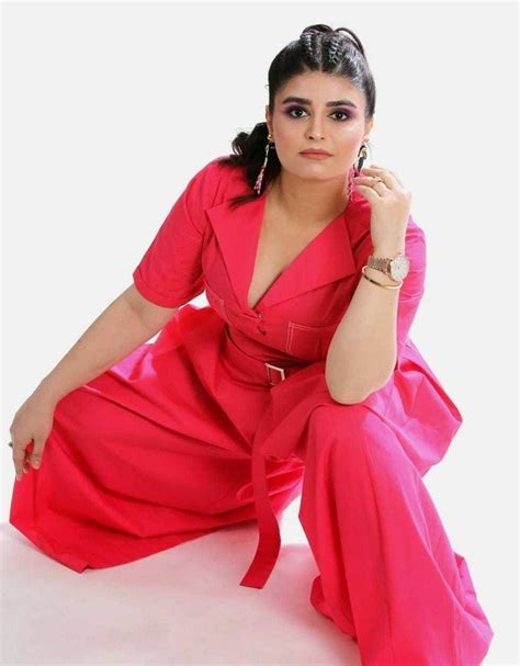 Deepshika Raina Singer Biography Birthday Age