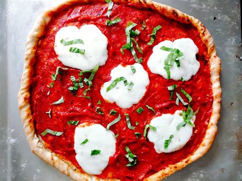 Tomato Paste Pizza Sauce On A No Knead Dough Easiest Margherita