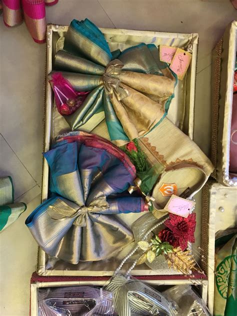 See more ideas about gift decorations, wedding gifts, trousseau packing. Wedding dala || Bangladeshi dala | Wedding gift pack ...