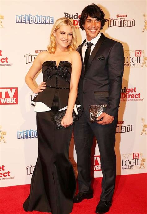 Eliza Taylor And Bob Morley On The Red Carpet At The 2015 Logie Awards