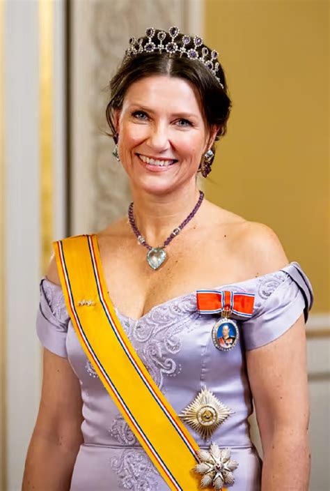 Decisión Drástica En La Casa Real De Noruega Marta Luisa Y El Chamán Renuncian A Sus Funciones