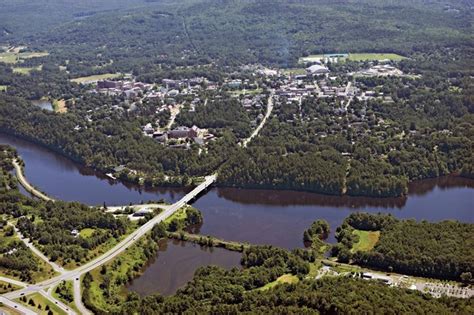 Hanover is a town located along the connecticut river in grafton county, new hampshire, united states. A Gem of a Small New England Town - Hanover, New Hampshire ...