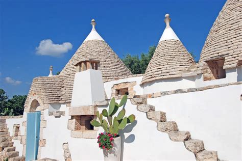Trulli are drywall huts with whitewashed walls and pointy grey roofs typical of the italian region of puglia and more precisely of the area called val d'itria. Trulli House for sale: Trulli Fico D'India - HelloApulia ...
