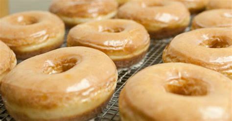 Chicago Dominates List Of Americas Best Doughnuts Cbs Chicago