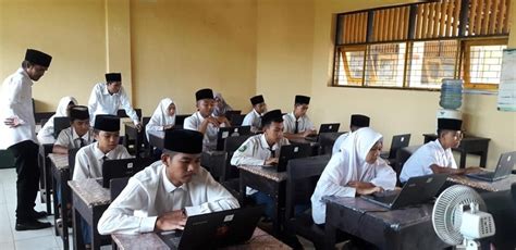 Pemerintahan daerah ialah bagian tidak terpisahkan dari sistem pemerintah republik indonesia. Soal PAS/PAT Bahasa Indonesia Lengkap Jawabannya Kelas X Tingkat MA/SMA Tahun Pelajaran 2019 ...