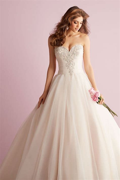 Https://tommynaija.com/wedding/a Line Sweetheart Wedding Dress Uk