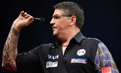 Top 10 Greatest Darts Players Of All Time