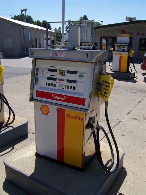 Old Shell Gas Pump A Somewhat Old Shell Gas Pump At A Stat Flickr