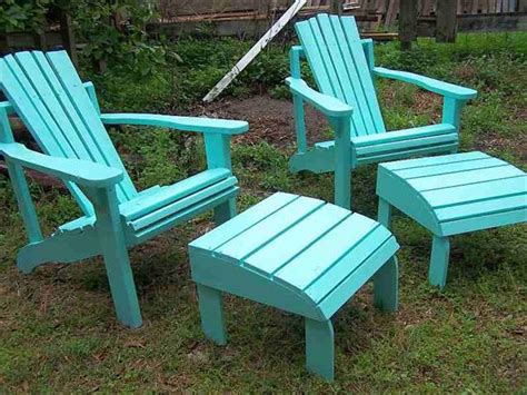 Outdoor furniture featuring lounge chairs and ottomans. Recycled Pallets Wood Armchair Ideas | Pallet Ideas