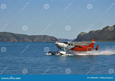 Float Plane Taking Off Stock Image Image Of Lake Aircraft 14003445