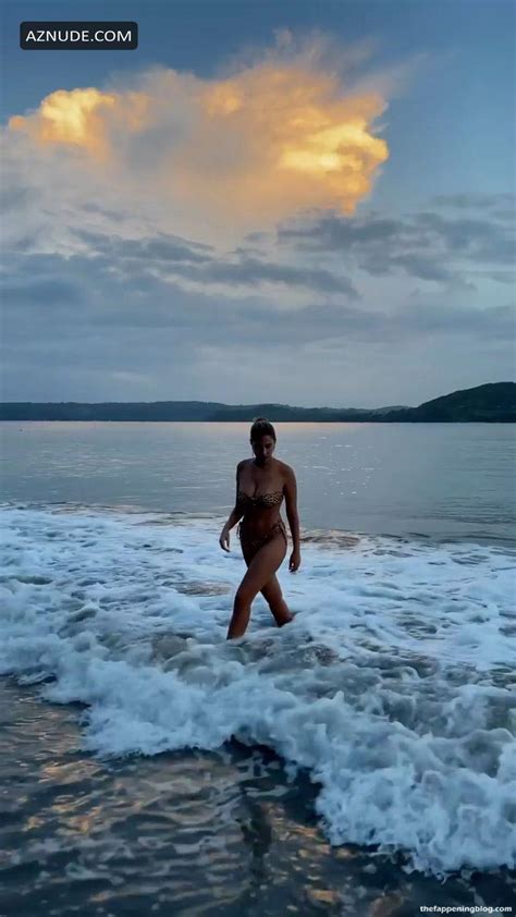 Kara Del Toro Sexy Seen In A Tiny Bikini On The Beach In A New Social