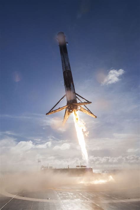 New Spacex Photos Show Falcon 9 Rockets Angled Landing The Verge