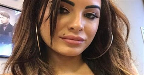 Camel Toe Crisis As Carla Howe Battles Very Clingy Gym Wear Daily Star