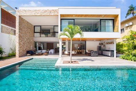 Mercado cambiario (tipos de cambio) mercado de valores (tasas de interés) inflación. Entre o Mar e a Montanha | Casa de Valentina