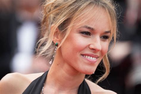 Photos Cannes 2019 Elodie Fontan Dans Une Robe Très Dé Télé Star