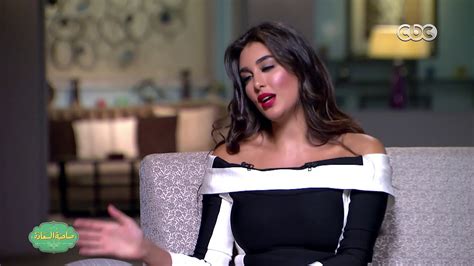 الثابت هو أن ياسمين صبري 29 عاما في لقاءاتها الأخيرة لا تتحدث مطلقا عن زوجها، وهو ما ظهر واضحا في برنامجي صاحبة السعادة، ومعكم، بل. ‫صاحبة السعادة | ياسمين صبري : تركت جراند اوتيل من اجل ...