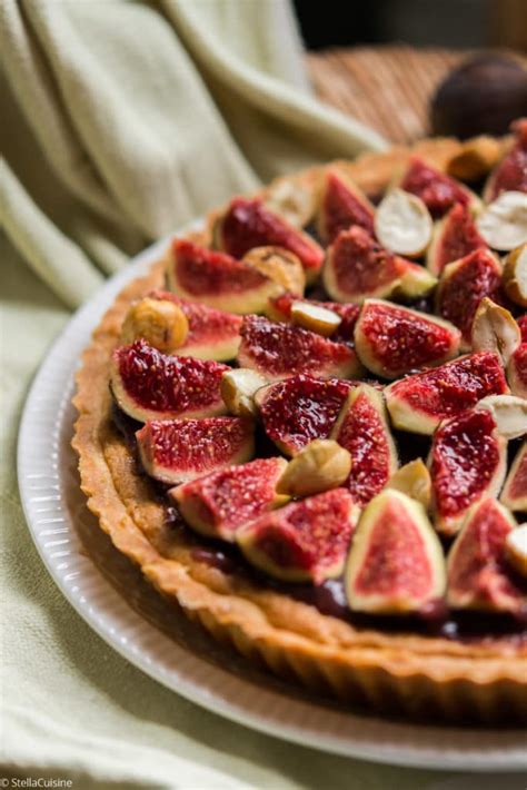 Recette de Tarte amandine aux figues et à la noisette