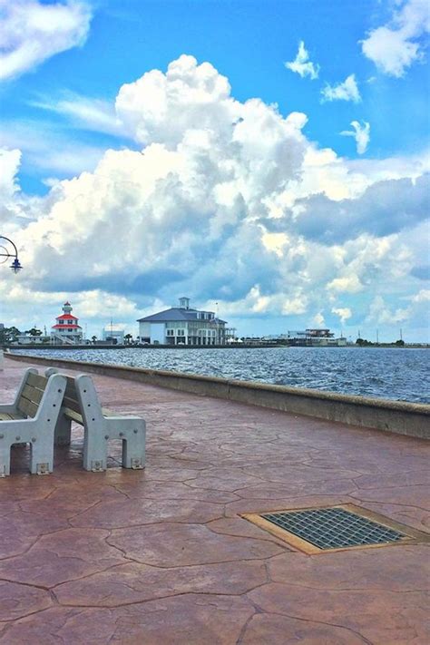 Take A Moment To Explore The Peaceful Shores Of Lake Pontchartrain