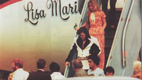 Elvis Presley's Legendary Midnight Sandwich Run on his Private Jet
