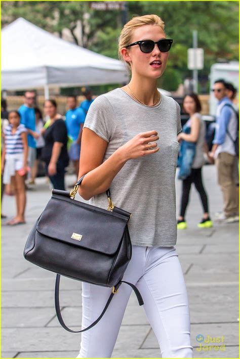 Karlie Kloss Takes The Nyc Subway After Lunch With Bff Taylor Swift Photo 695399 Photo