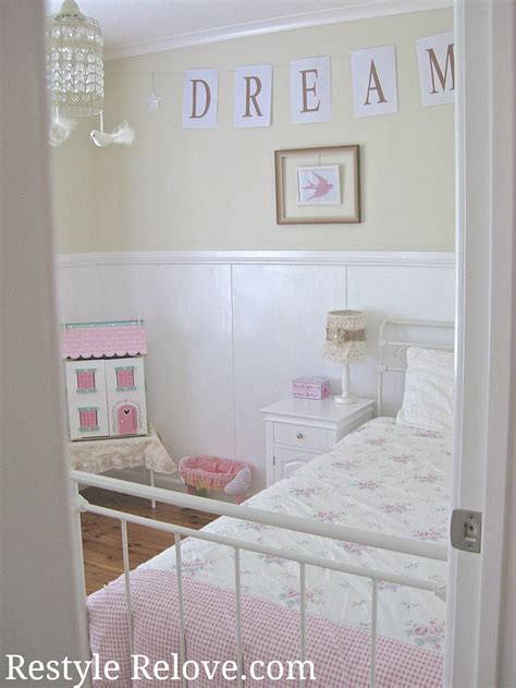 Little Girls Vintage Bedroom