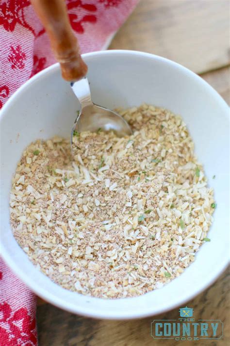 This is an easy homemade substitute for the dry onion soup mix that you can buy in the store without all the preservatives and junk. Homemade Dry Onion Soup Mix - The Country Cook