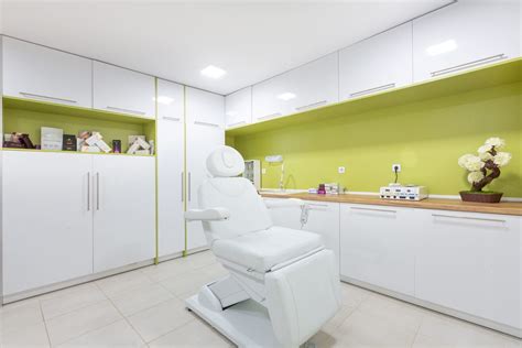 ЗА НАС Mmclinic Dermatology